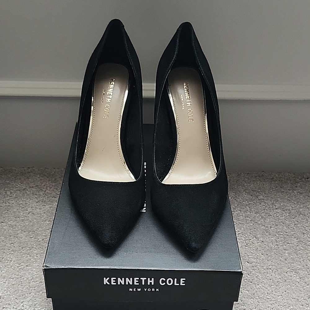 Kenneth Cole Romi Pump